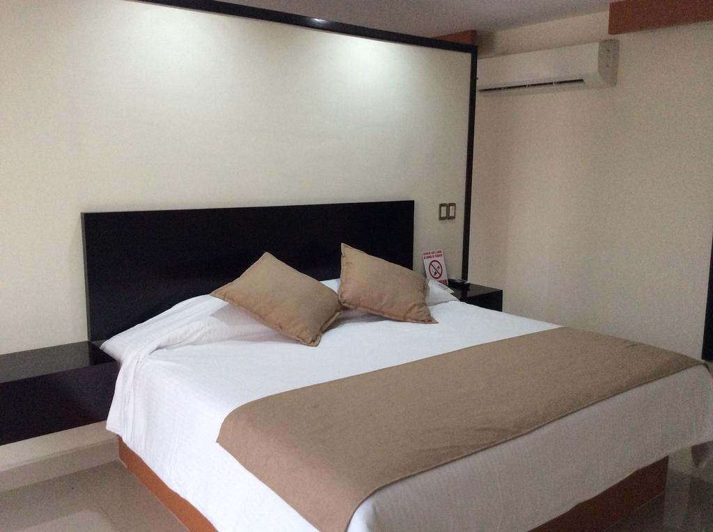 Hotel La Media Luna Inn Huejutla de Reyes Chambre photo